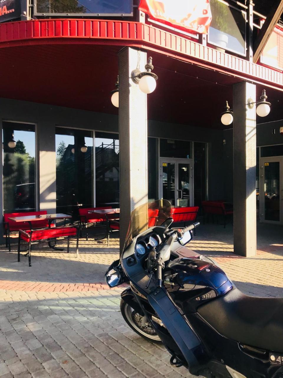 Motozona Hotel Briukhovychi Exterior photo